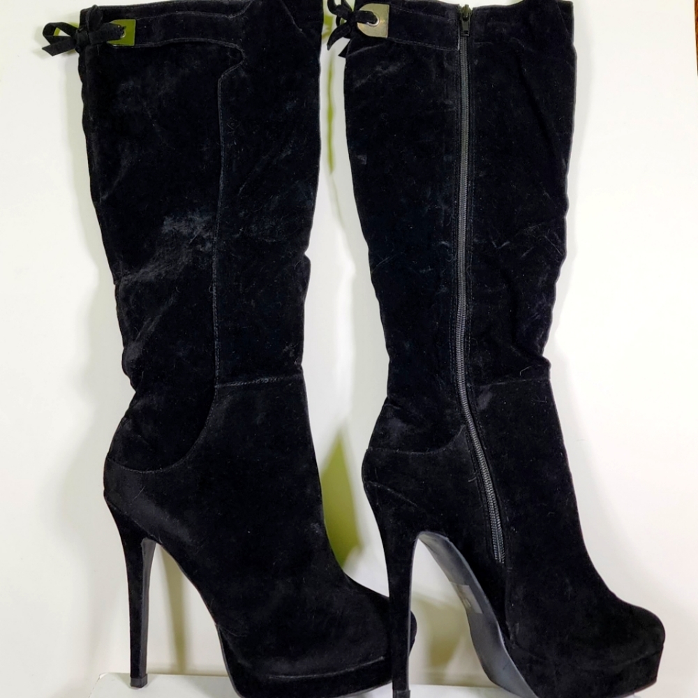 Black Velvet Boots with Heels and a Back Bow